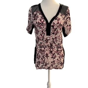 Women's Floral V-Neck Top - Black and Pink